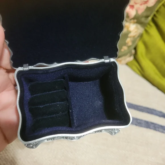 Silver Religious Last Supper Relief Jewelry Box - Picture 5 of 6